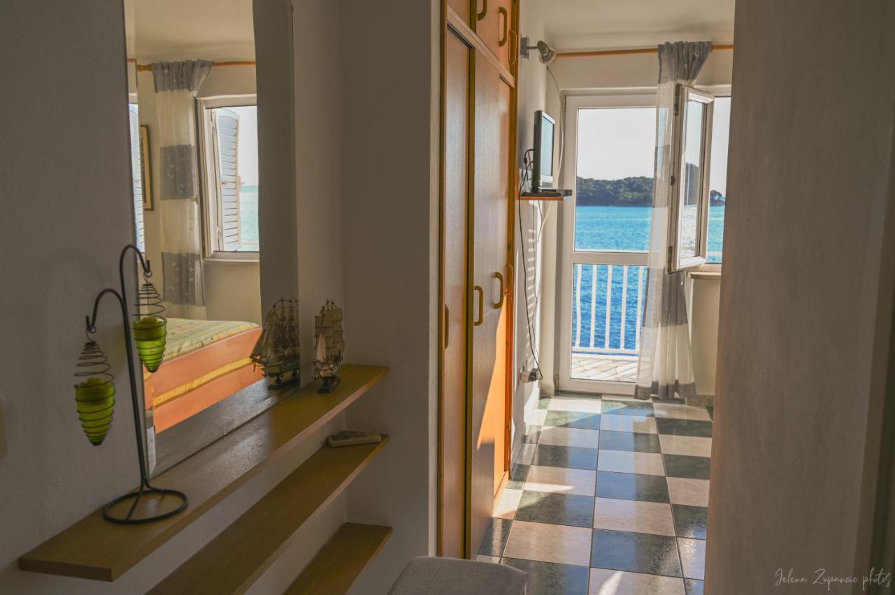 Apartments Lastovo Silic エクステリア 写真